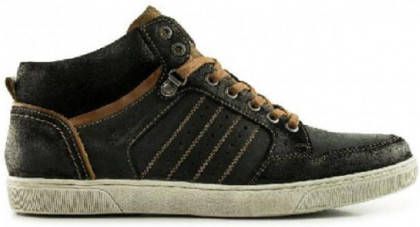 Australian Weatherspoons sneaker