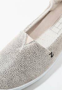 Hub Fuji ds w2702s32 s10 056 vista/white w blk dots vista